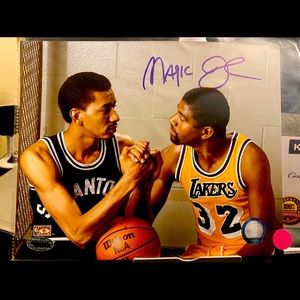 Magic Johnson Signed  Picture with Authenticity Certificate